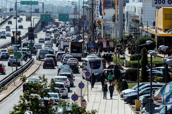 Ουρές χιλιομέτρων στον Κηφισό - Σοβαρά κυκλοφοριακά προβλήματα λόγω έργων