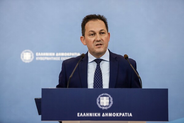 Πέτσας για αστυνομική επιχείρηση στα Εξάρχεια: «Υποκριτές όσοι εγκαλούν την κυβέρνηση»