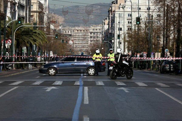 Ποιοι δρόμοι είναι κλειστοί στην Αθήνα - Σε εξέλιξη οι συγκεντρώσεις για το ασφαλιστικό