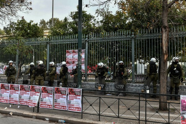 H Αθήνα γεμάτη αστυνομικούς, κλούβες και περιπολίες - Δείτε φωτογραφίες