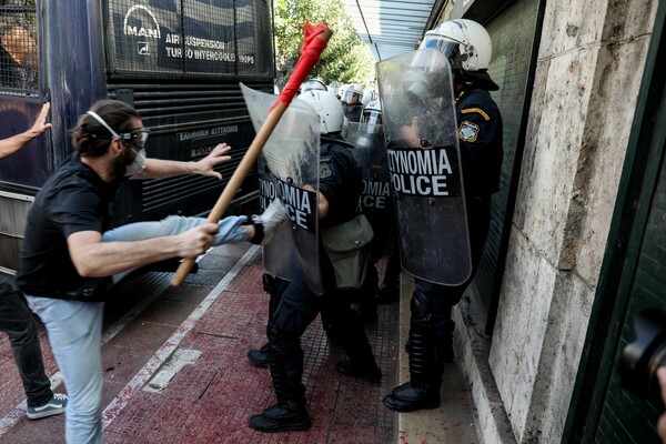 Επεισόδια και τραυματισμός στο φοιτητικό συλλαλητήριο - Μπαράζ κινητοποιήσεων στην Αθήνα