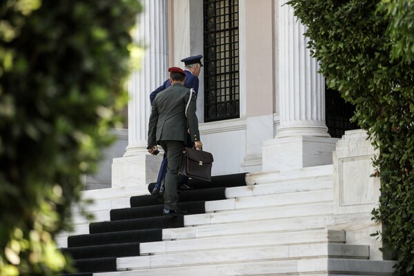 Συνεδριάζει το ΚΥΣΕΑ για τις κρίσεις στην ηγεσία των Ενόπλων Δυνάμεων