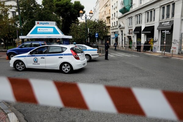 Έκλεισαν οι πύλες του Πολυτεχνείου - Η Αθήνα έχει μετατραπεί σε φρούριο για την πορεία