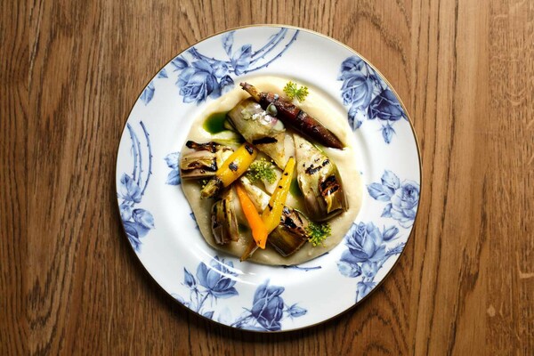 Suzi Tros ‒ Το ελληνικό εστιατόριο που έχει κάνει το Αρμενοβίλ θέμα συζήτησης στο Λονδίνο