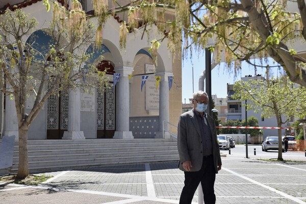 «Καμπανάκι» Μόσιαλου για την παρουσία πιστών στις λειτουργίες