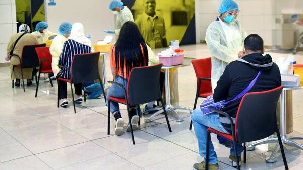 Κορωνοϊός: Η Emirates ξεκίνησε εξετάσεις αίματος σε επιβάτες πριν την πτήση