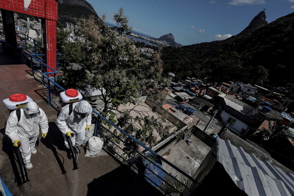 Η ζωή στις φαβέλες της Λατινικής Αμερικής σε καιρούς κορωνοϊού: «Θάνατος απ'τον ιό ή από πείνα»