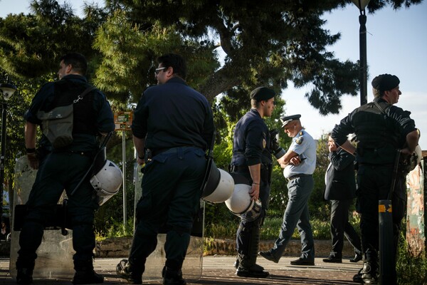 Χαρδαλιάς: Οι συγκεντρώσεις στις πλατείες δεν είναι μαγκιά - Θα τα τινάξουμε όλα στον αέρα