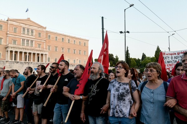 Νέα πορεία κατά του νόμου για τις διαδηλώσεις