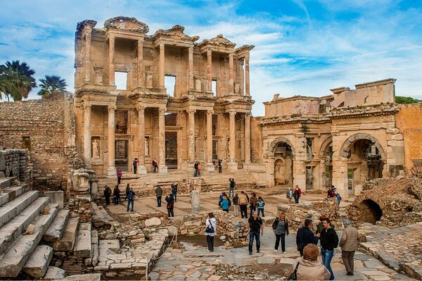 Ποιοι δημοφιλείς ταξιδιωτικοί προορισμοί ανοίγουν ξανά για τους τουρίστες