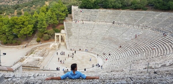 Η ποπ αρχαιολογία του archaeostoryteller έρχεται στο Instagram της LiFO