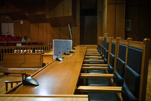 Δίκη Χρυσής Αυγής: Νέα σύνθεση δικαστών εξετάζει το αίτημα του Λαγού για εξαίρεση του δικαστηρίου