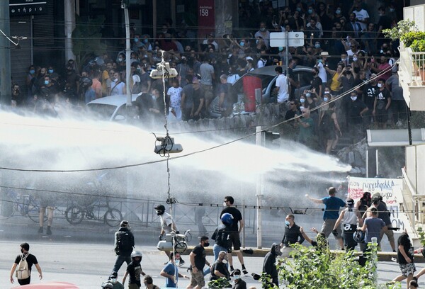 Δίκη Χρυσής Αυγής: Εξηγήσεις ζητά ο ΣΥΡΙΖΑ για τα επεισόδια έξω από το Εφετείο