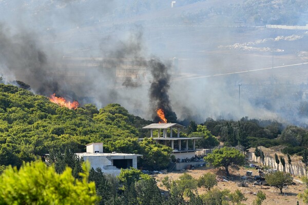 Φωτιά: Μήνυμα εκκένωσης και στους κατοίκους της Αναβύσσου από το 112