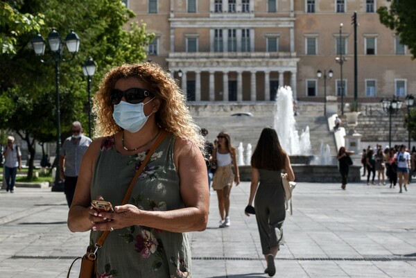 Μόσιαλος: Τι γνωρίζουμε για τη διασπορά του κορωνοϊού, τα συμπτώματα και τα εμβόλια