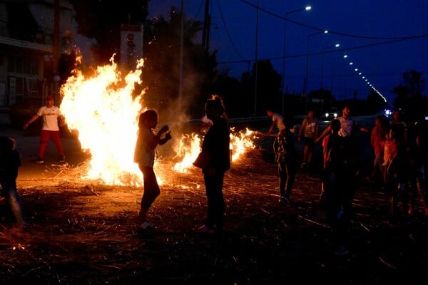 Δολοφονία 18χρονου Ρομά: Επεισόδια με τα ΜΑΤ- Αποκλεισμένη η εθνική οδός Κορίνθου-Πατρών