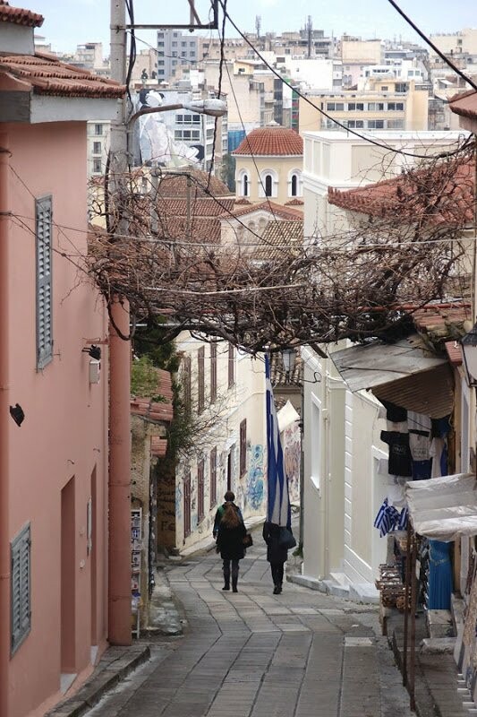 Ήσυχα στη βροχερή Πλάκα