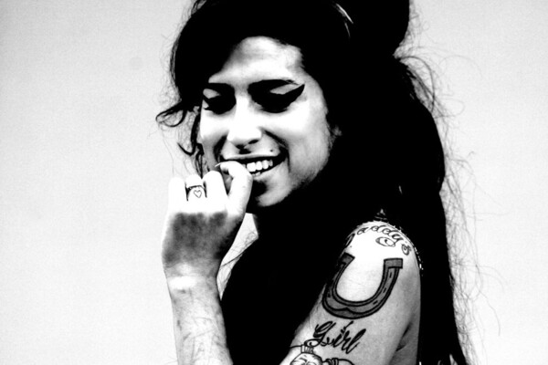 20 Μεγάλες Φωτογραφίες της Amy Winehouse