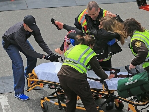 50 συγκλονιστικές φωτογραφίες απο την τραγωδία της Βοστόνης