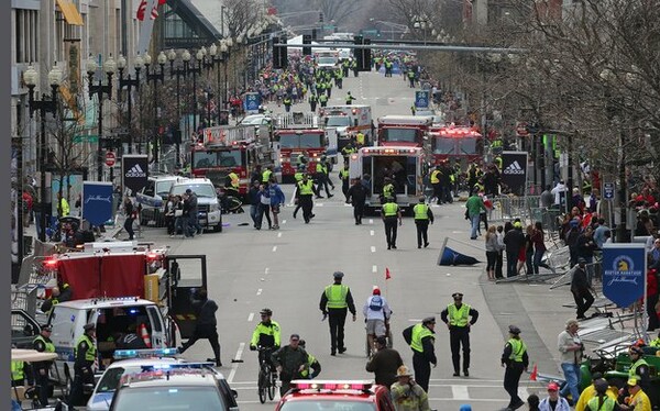 50 συγκλονιστικές φωτογραφίες απο την τραγωδία της Βοστόνης