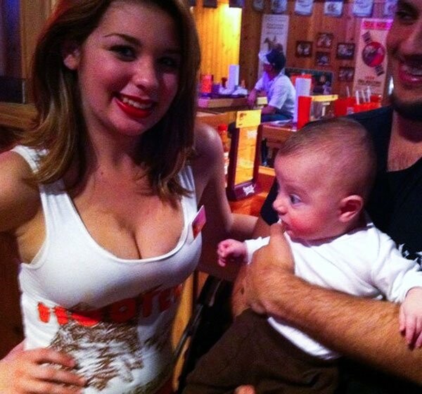 Mωρά στα εστιατόρια Hooters