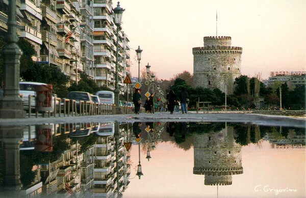 Ξεναγήσεις σε αρχαιολογικούς χώρους και γειτονιές σε Αθήνα και Θεσσαλονίκη