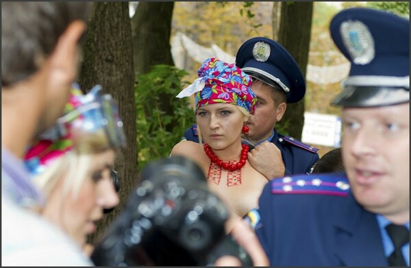 Οι γυμνές διαμαρτυρίες των FEMEN