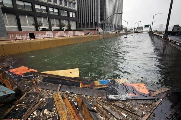  Eικόνες από το πέρασμα του Τυφώνα Sandy ένα χρόνο μετά 