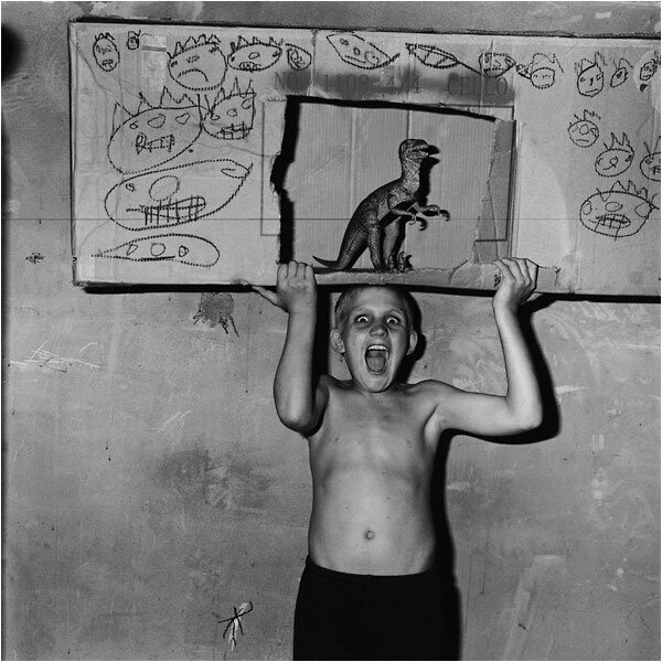 Οι πανέμορφες "βρώμικες" φωτογραφίες του Roger Ballen