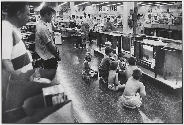 10 σπάνιες κλασικές φωτογραφίες του Gary Winogrand