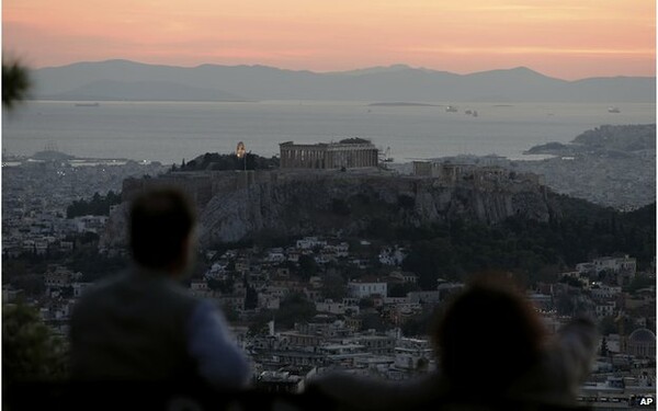 Αχτίδες ελπίδας για το ελληνικό μέλλον