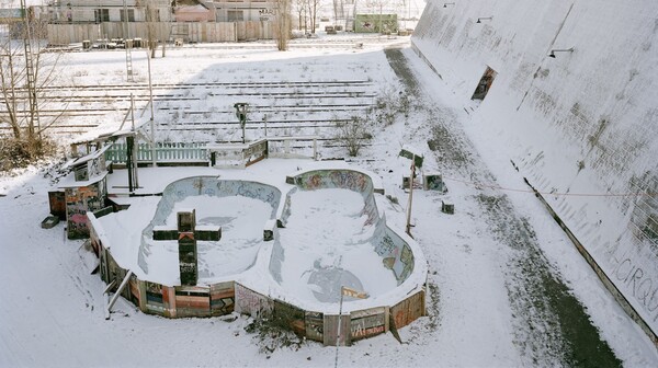 Υπέροχες εικόνες από DIY skate parks σε ολόκληρο τον κόσμο