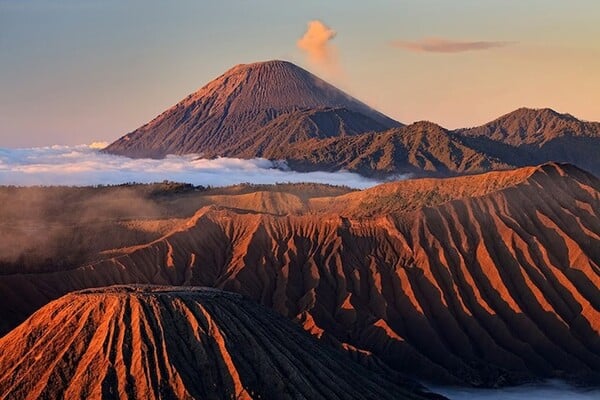 Mount Bromo: Το "εξωγήινο" ηφαίστειο του πλανήτη μας 