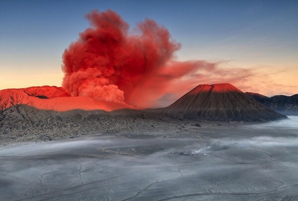 Mount Bromo: Το "εξωγήινο" ηφαίστειο του πλανήτη μας 