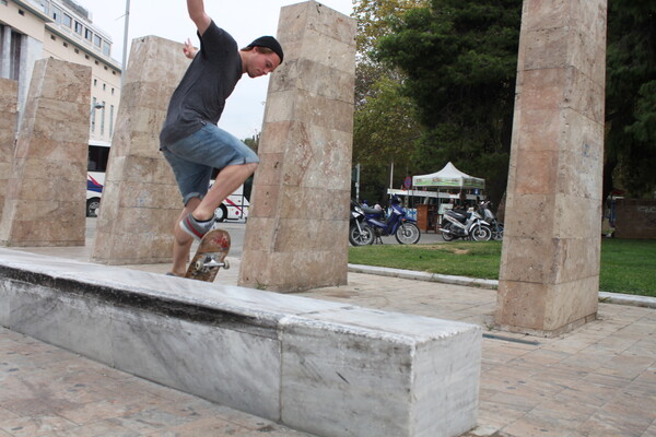 Δύο μέρες με τρεις skaters του Aitsch Crew.