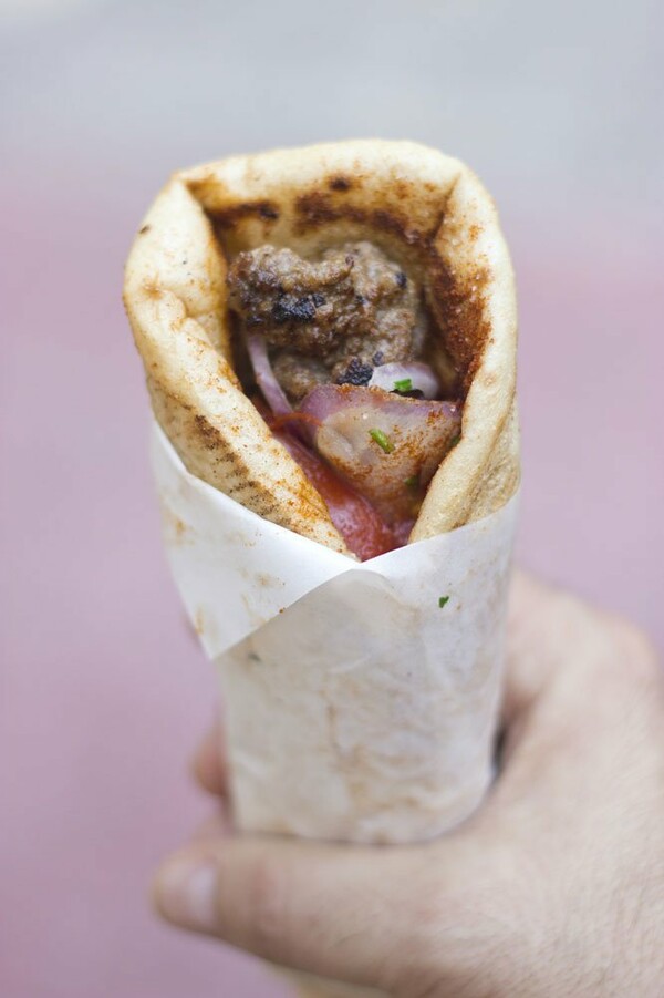 Eat souvlaki 