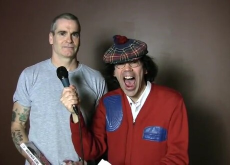 Nardwuar: Οι ιδιοφυείς συνεντεύξεις του αλλόκοτου αυτού Καναδού..