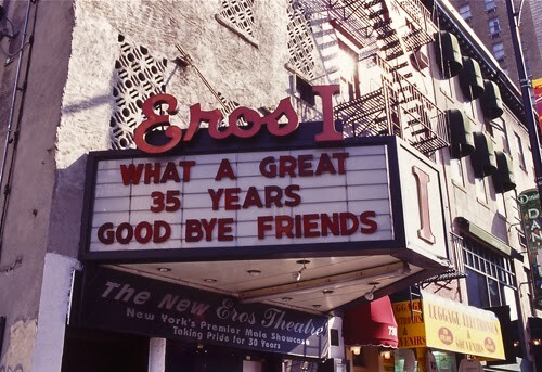 Η Times Square στα μέσα στης δεκαετίας του 1990. Αγνώριστη.