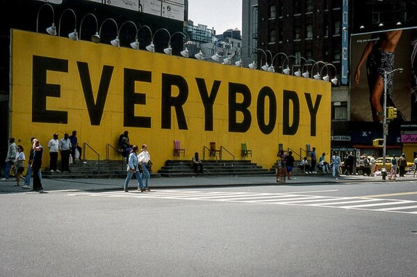 Η Times Square στα μέσα στης δεκαετίας του 1990. Αγνώριστη.