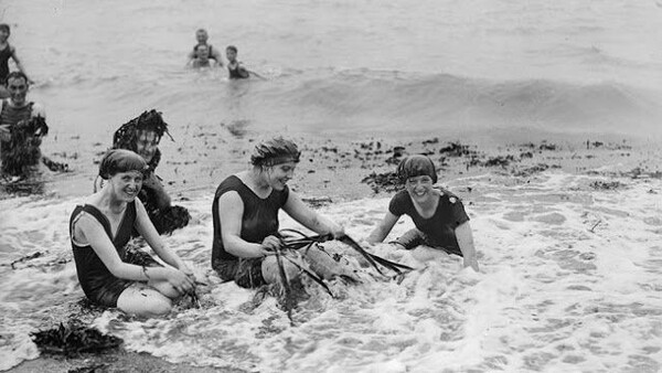 Πριν 100 χρόνια στην παραλία: 18 vintage καλοκαιρινές εικόνες 