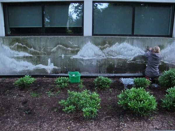 Reverse Grafiiti: Καθαρίζοντας τον τοίχο για να κάνεις τέχνη!