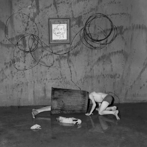 Οι πανέμορφες "βρώμικες" φωτογραφίες του Roger Ballen