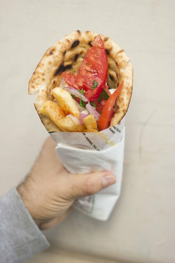 Eat souvlaki 