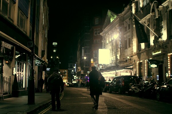 Τριγυρίζοντας στο Λονδίνο μια νύχτα, τράβηξα αυτές τις φωτογραφίες. Από τον Α.Π.