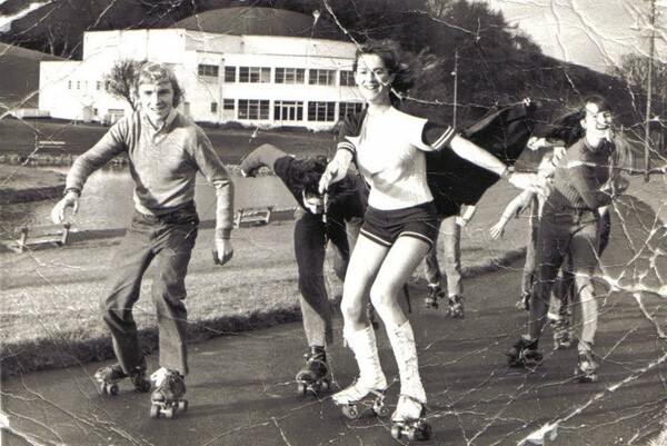 Φωτο-αφιέρωμα: Η πρώτη πίστα για roller skating. 