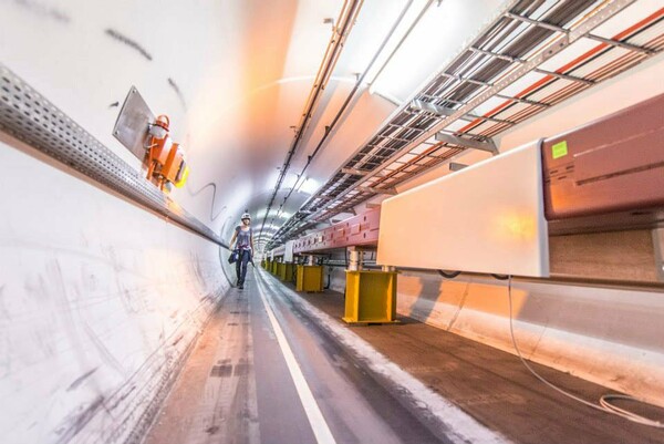 Στον πυρήνα του CERN. Από την 'Αννα Παντελιά.