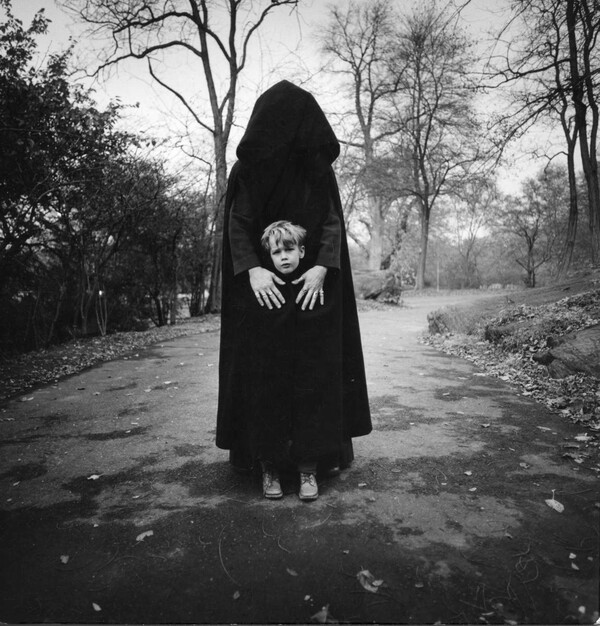 Η φωτογραφία ως μαγική εικόνα (1956-2006). Arthur Tress.