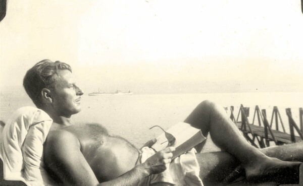 Αφιέρωμα στον βρετανό συγγραφέα Malcolm Lowry.