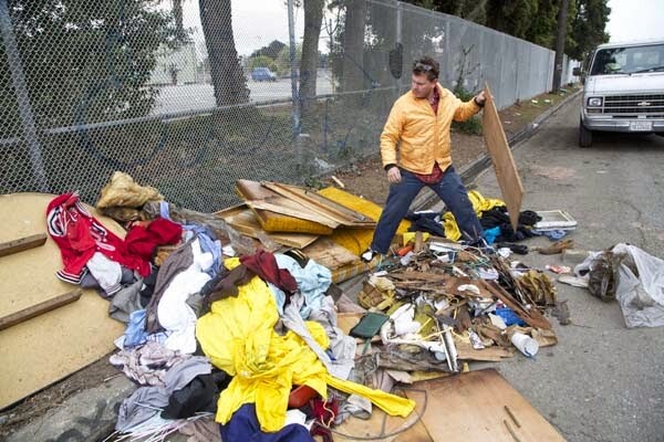 Μικρά σπίτια που έχουν περίπου το μέγεθος μιας πολυθρόνας!