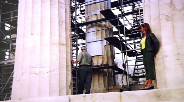 Ο τυφλός Bob επισκέπτεται τον Παρθενώνα